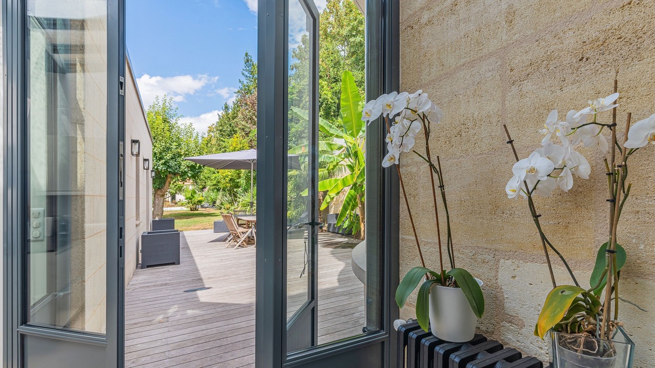Photo of Outdoor in Saint Seurin - Fondaudege