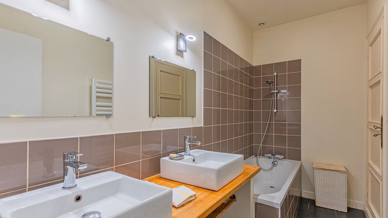 Photo of Bathroom in Saint Seurin - Fondaudege