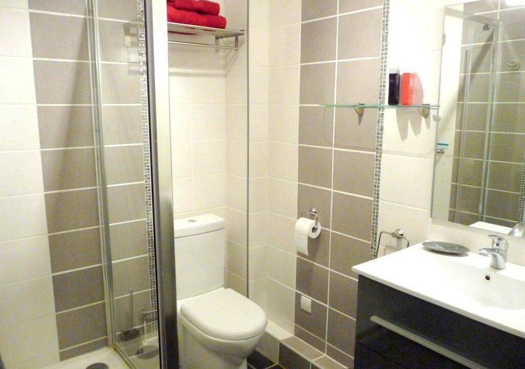 Photo of Bathroom in Bollee