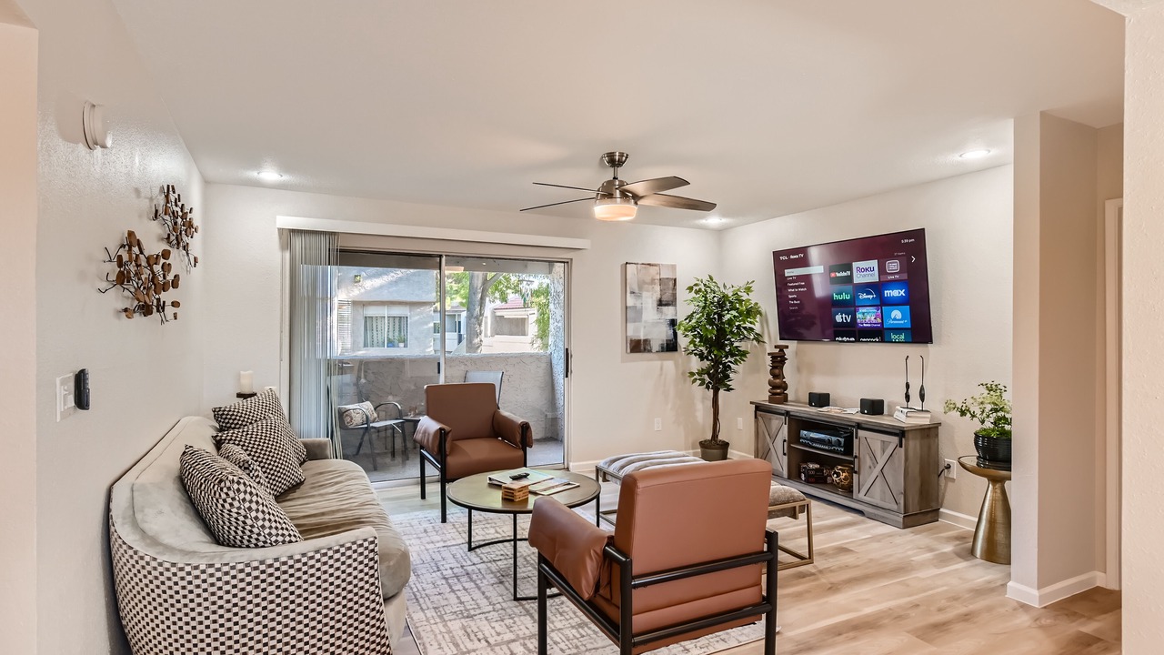Photo of Livingroom in Paradise Valley Village