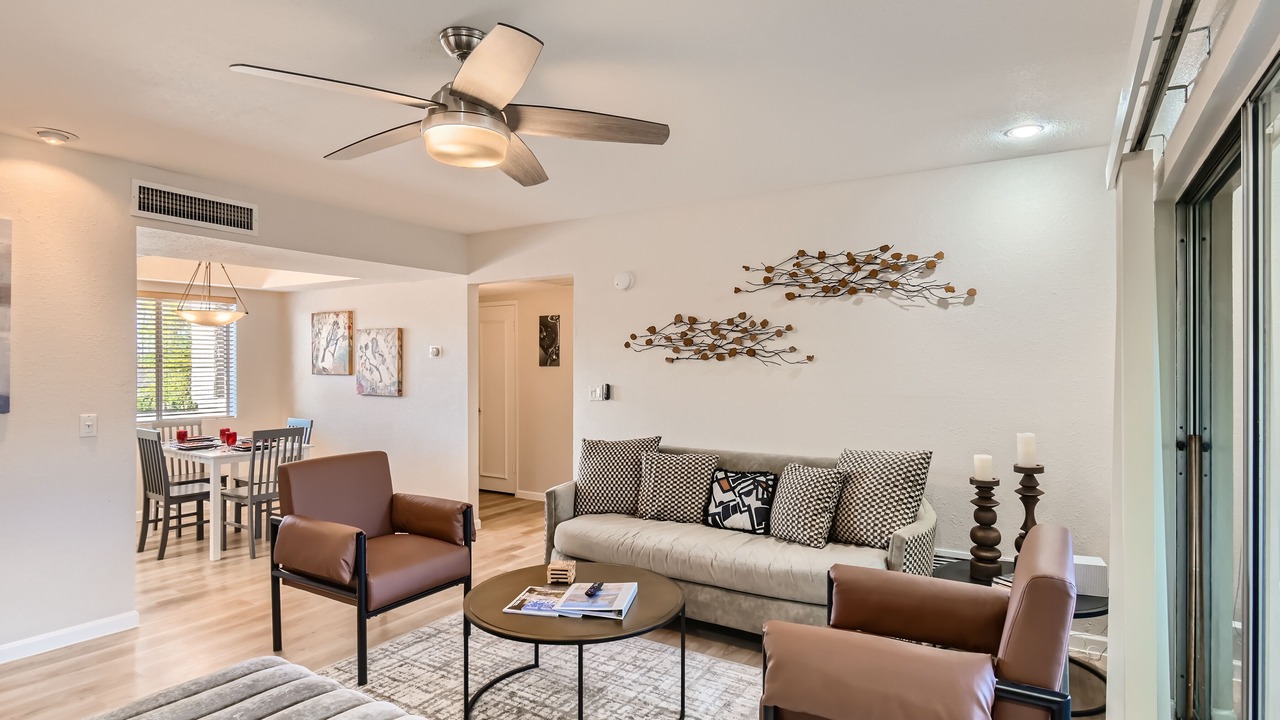 Photo of Livingroom in Paradise Valley Village