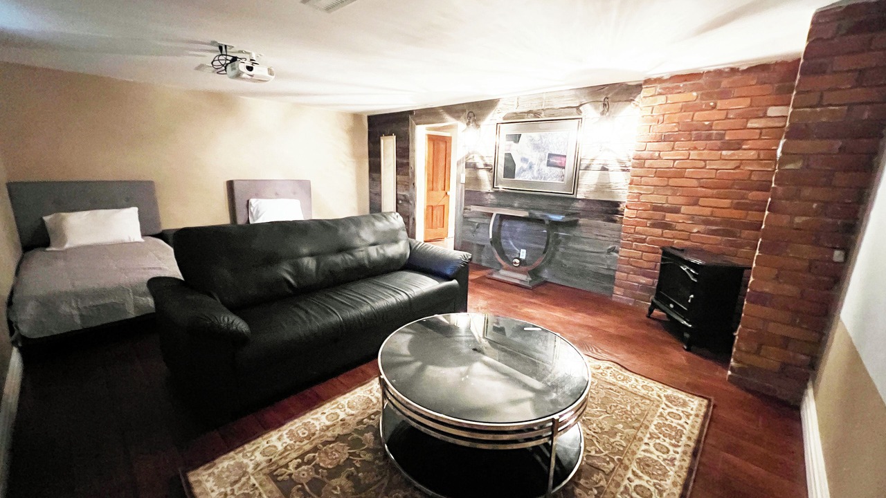 Photo of Livingroom in Barrie