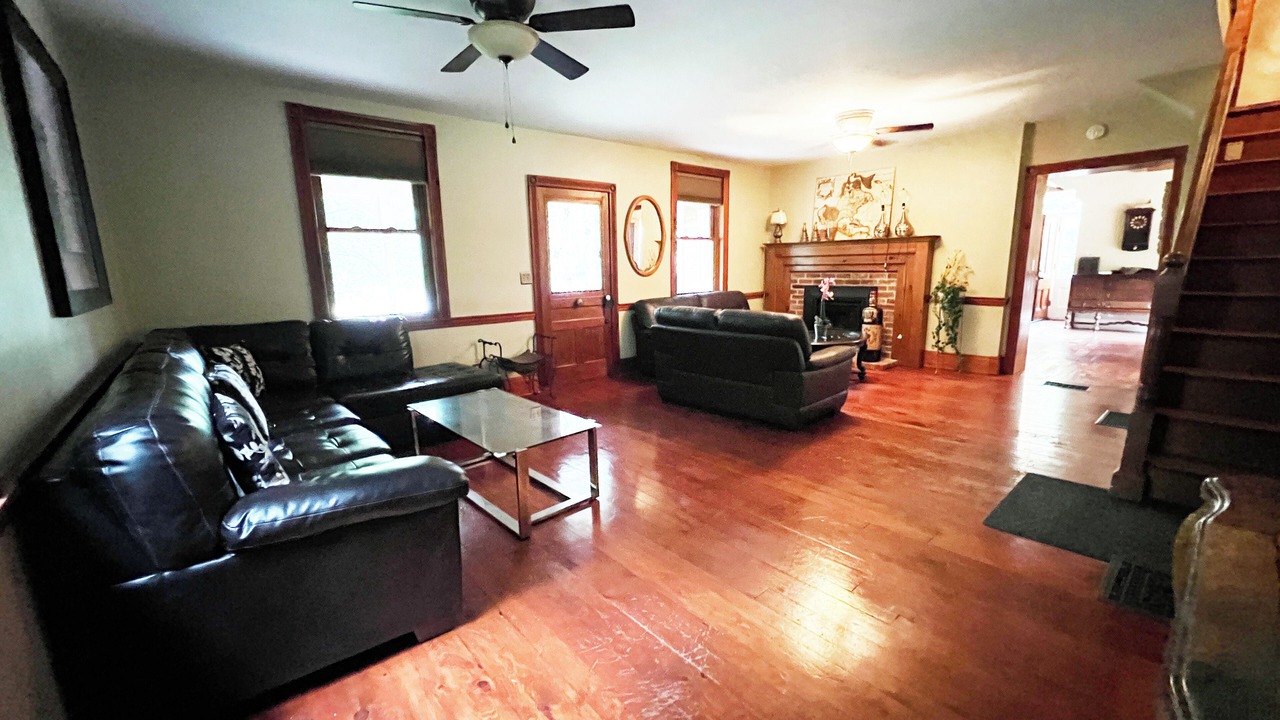 Photo of Livingroom in Barrie