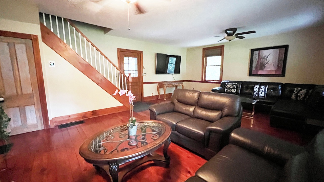 Photo of Livingroom in Barrie
