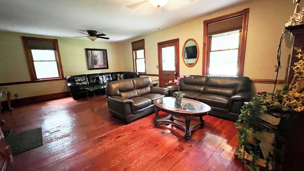 Photo of Livingroom in Barrie