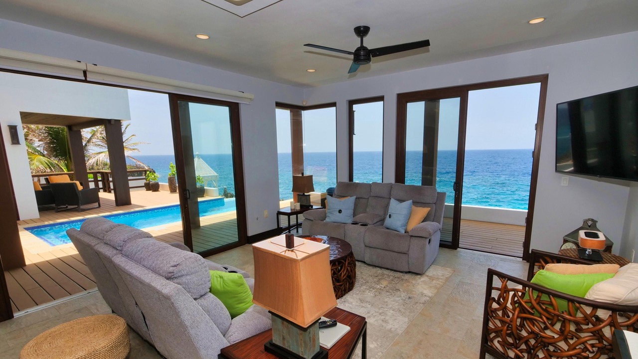 Photo of Livingroom in Lighthouse Estates