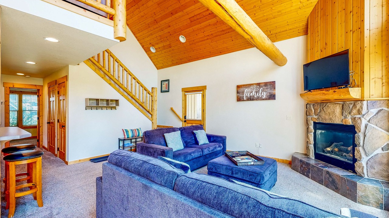 Photo of Livingroom in Klamath Falls