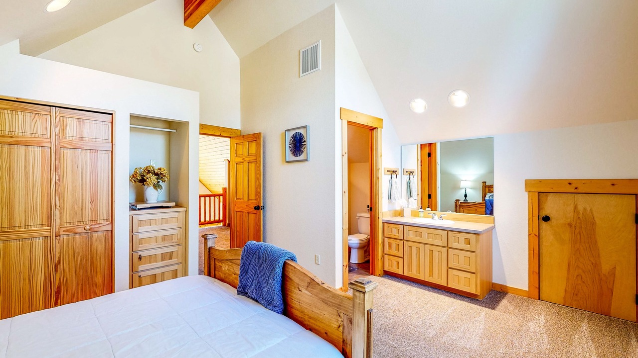 Photo of Bedroom in Klamath Falls