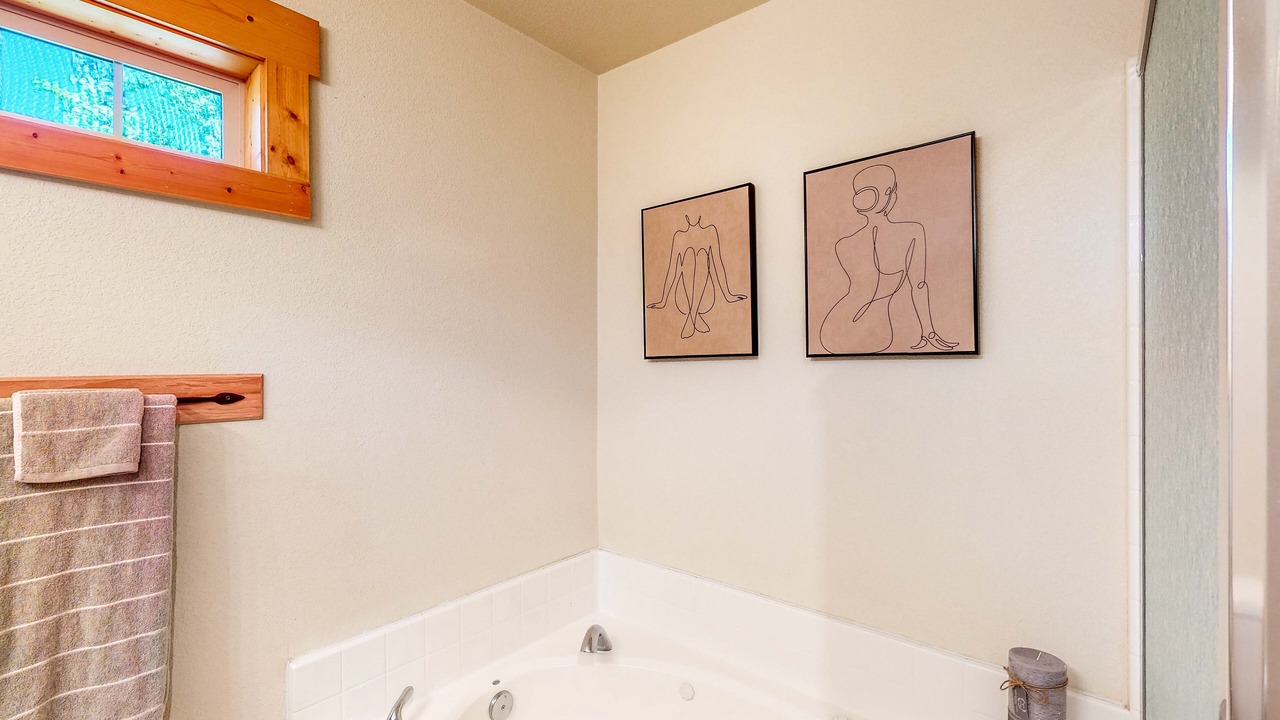 Photo of Bathroom in Klamath Falls