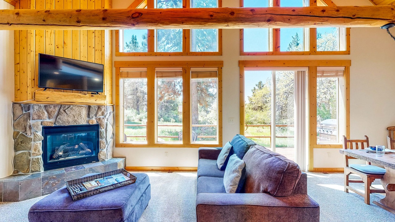 Photo of Livingroom in Klamath Falls