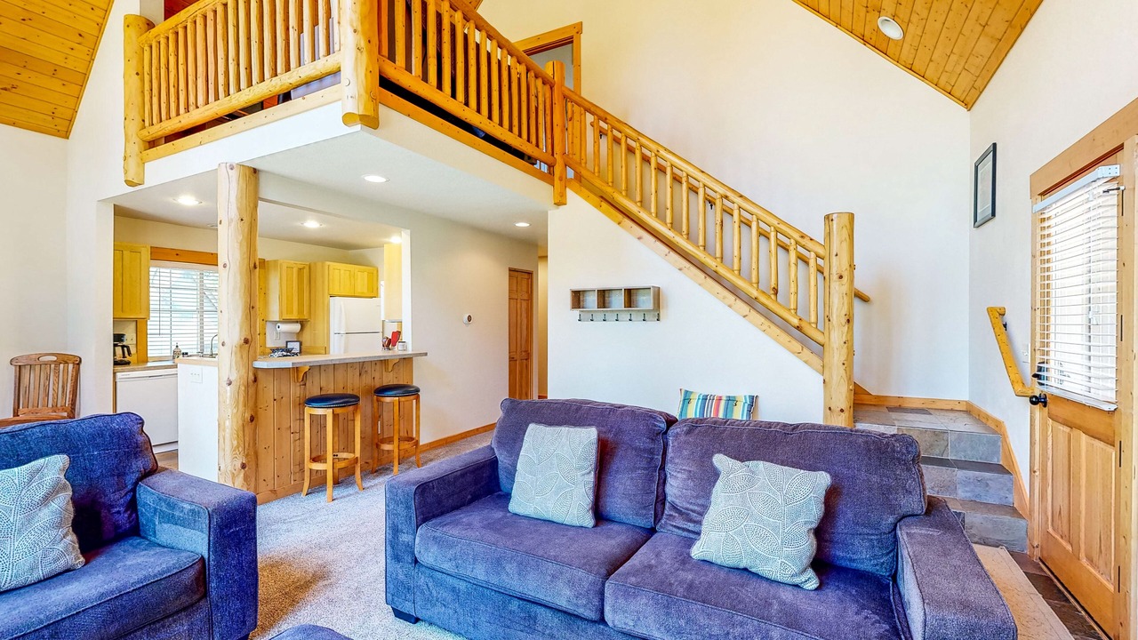 Photo of Livingroom in Klamath Falls