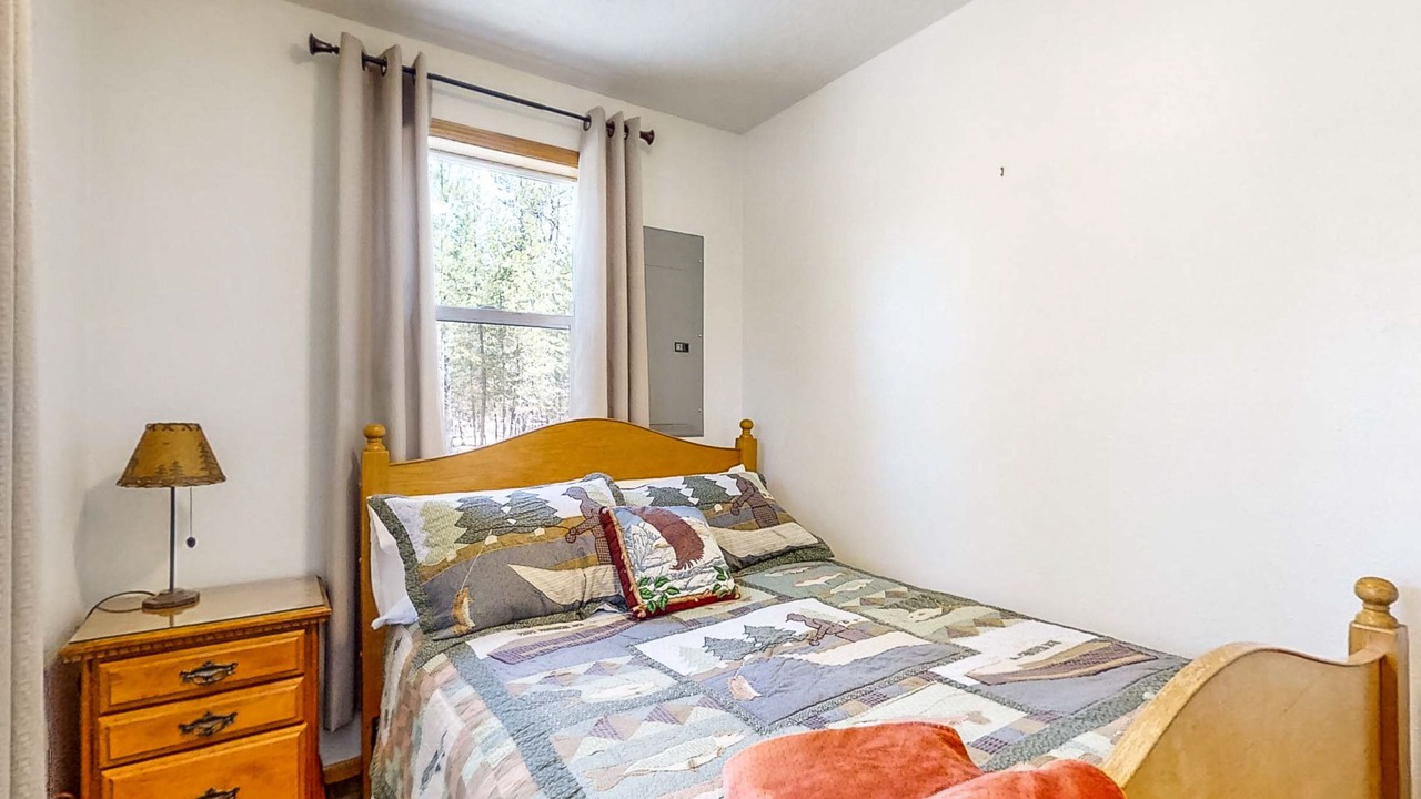 Photo of Bedroom in Crescent