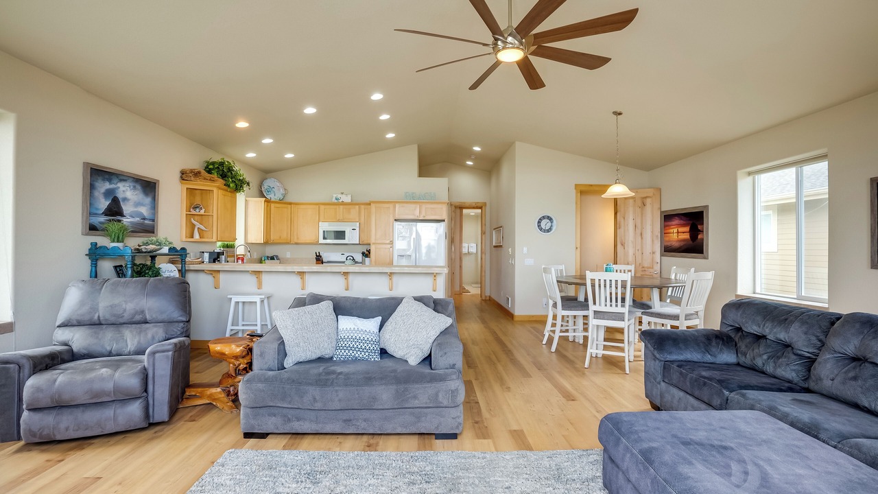 Photo of Livingroom in Gold Beach