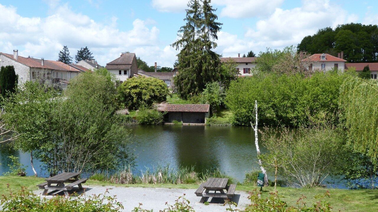 Photo of Outdoor in Saint-Pardoux