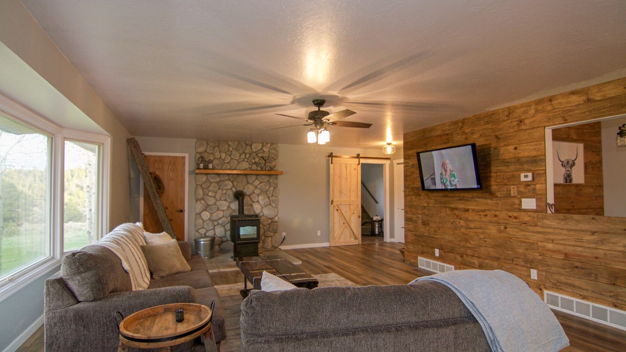 Photo of Livingroom in Mammoth Creek