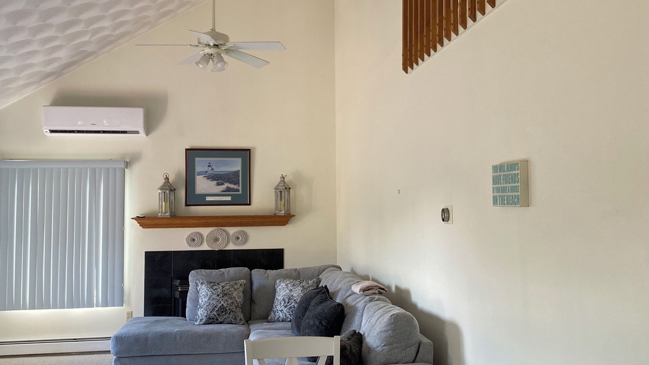 Photo of Livingroom in Eastward Look