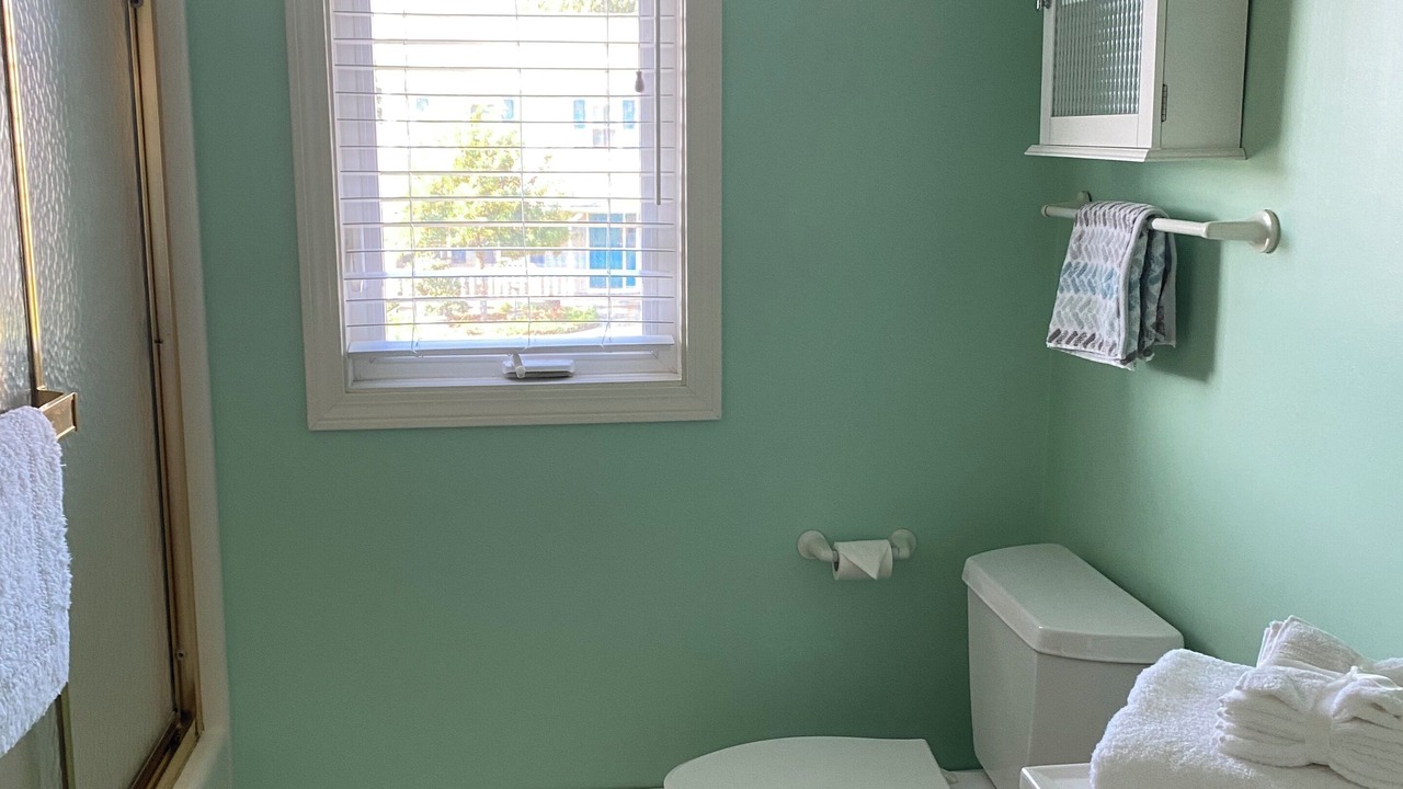 Photo of Bathroom in Eastward Look