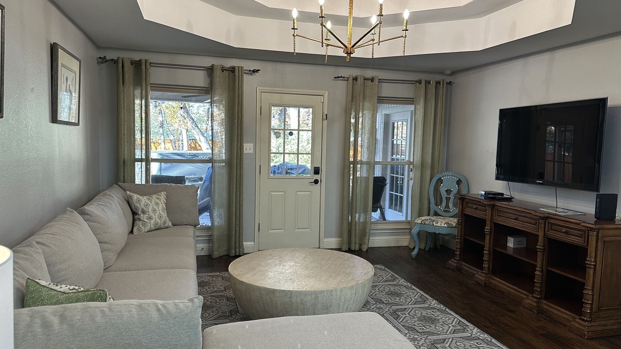 Photo of Livingroom in Westlake