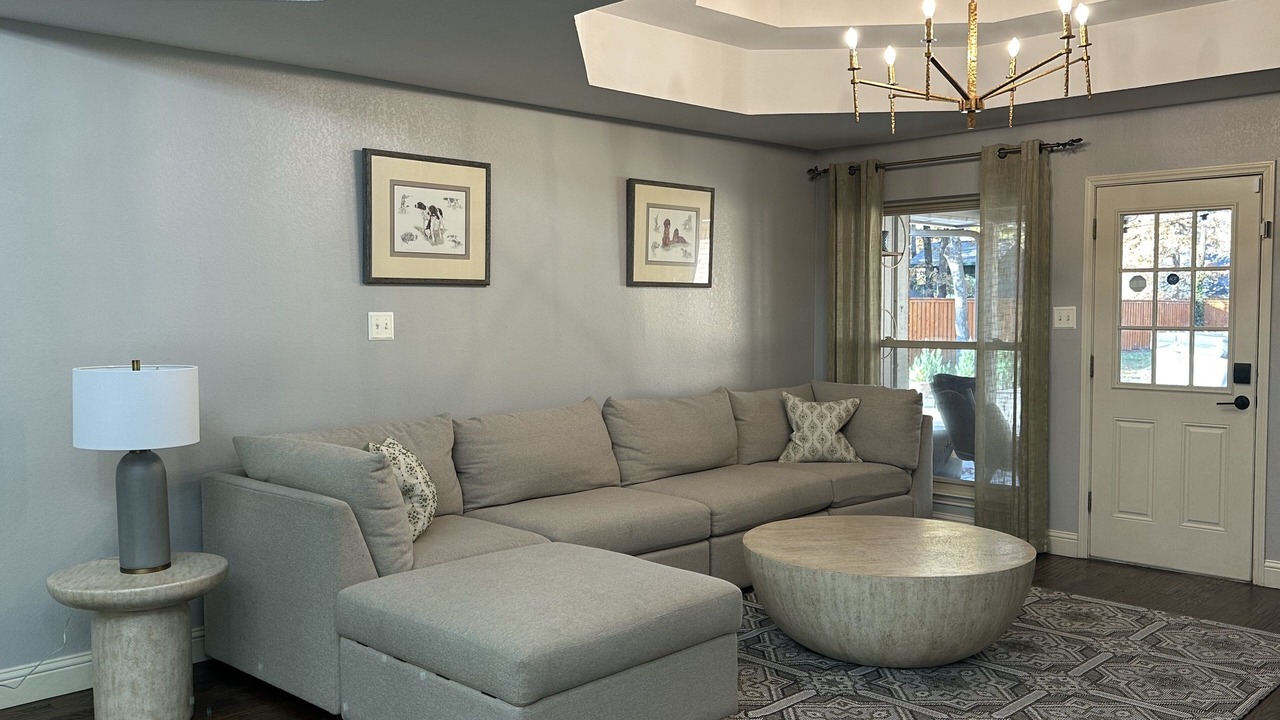 Photo of Livingroom in Westlake