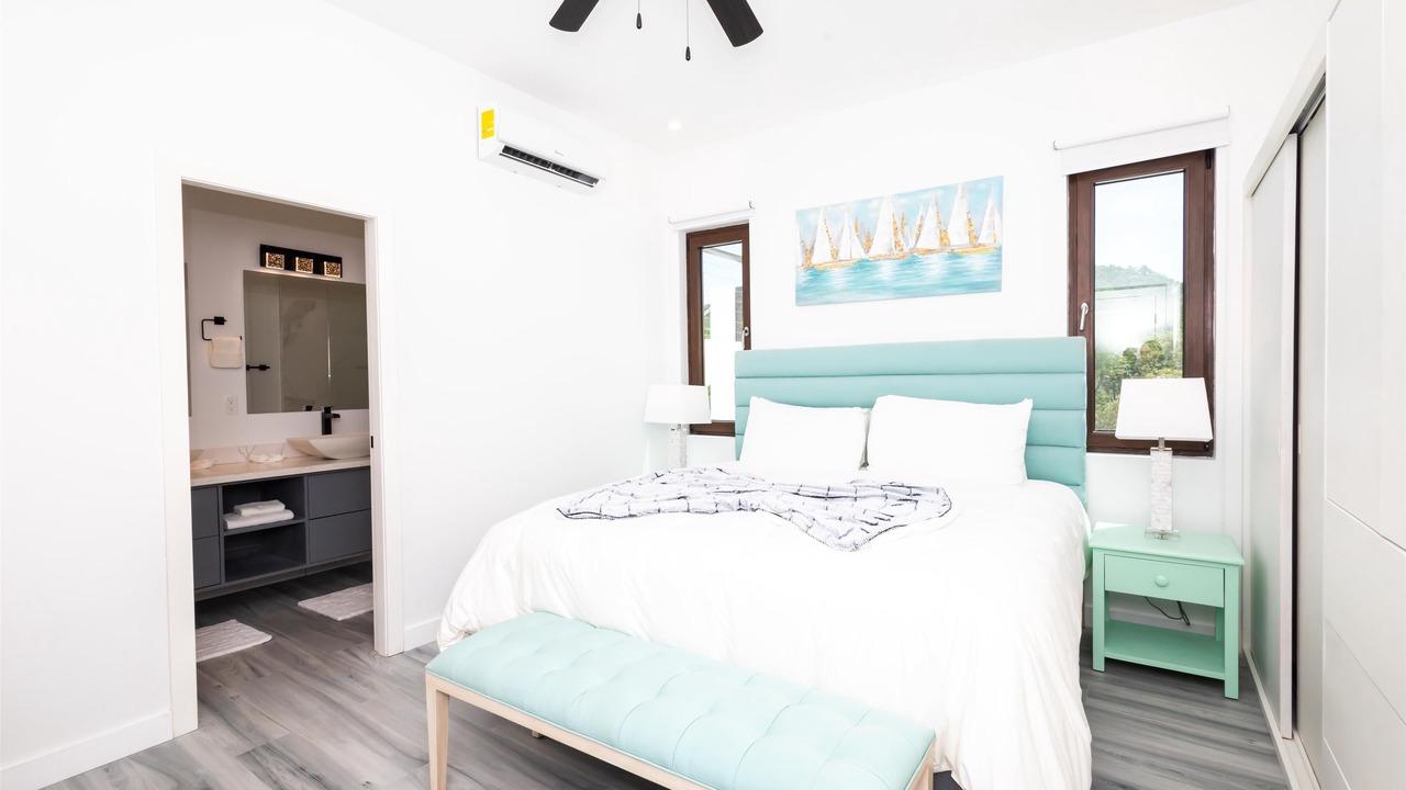 Photo of Bedroom in Antoneys Cay