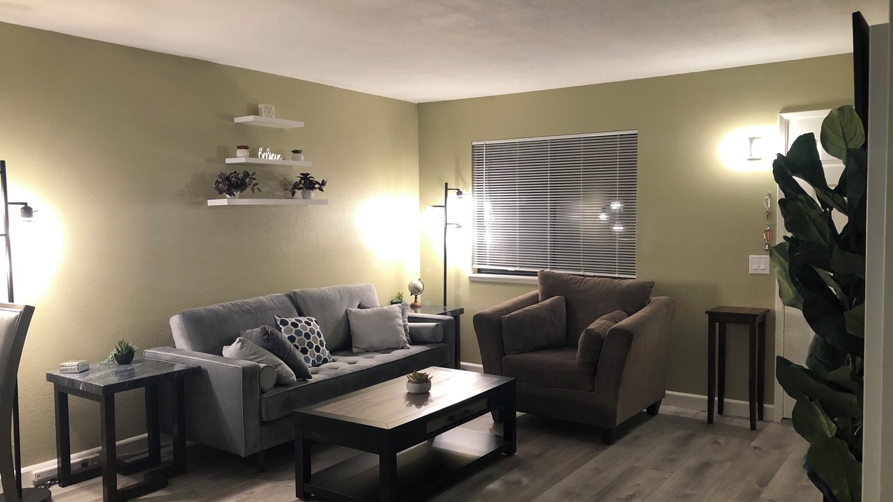 Photo of Livingroom in Golden Hills