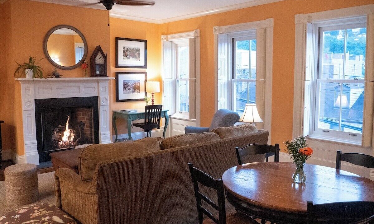Photo of Livingroom in South Side Flats
