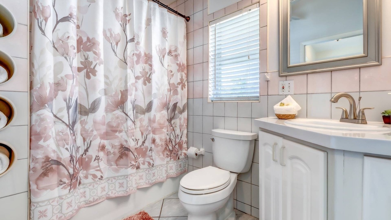 Photo of Bathroom in Little Torch Key