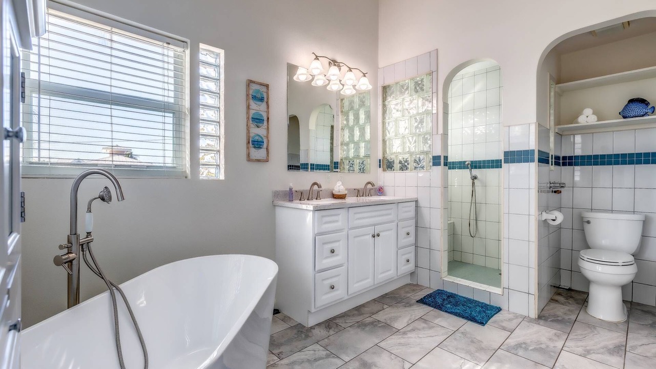 Photo of Bathroom in Little Torch Key