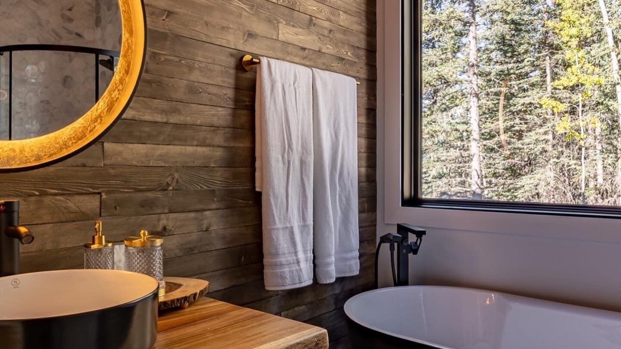 Photo of Bathroom in Nordegg