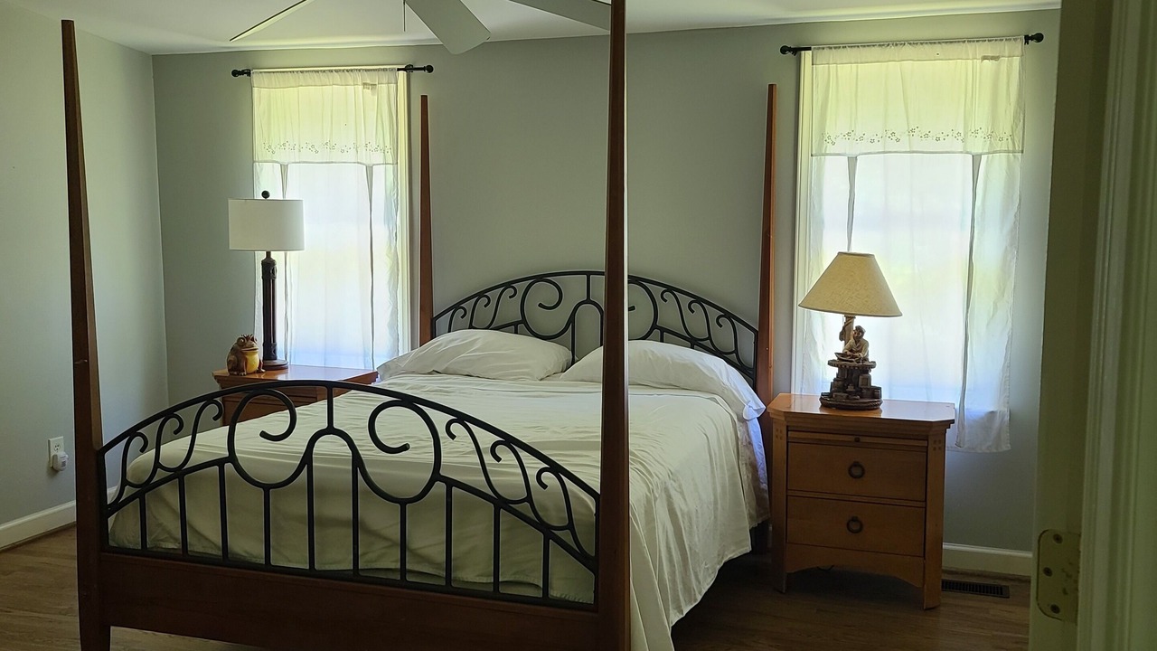 Photo of Bedroom in Manson