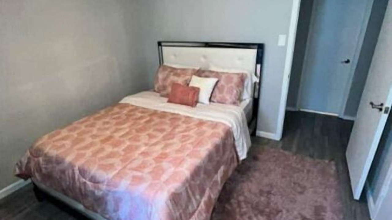 Photo of Bedroom in Midlothian