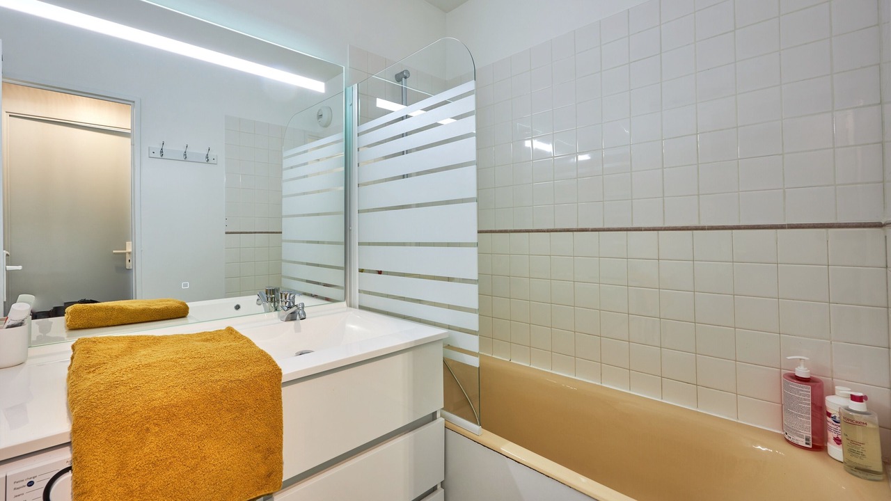 Photo of Bathroom in Courseulles-sur-Mer