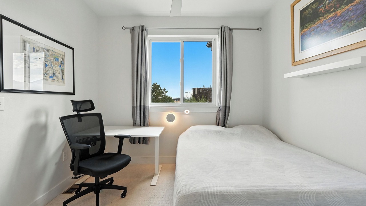 Photo of Bedroom in Glenwood Grove - North Iris