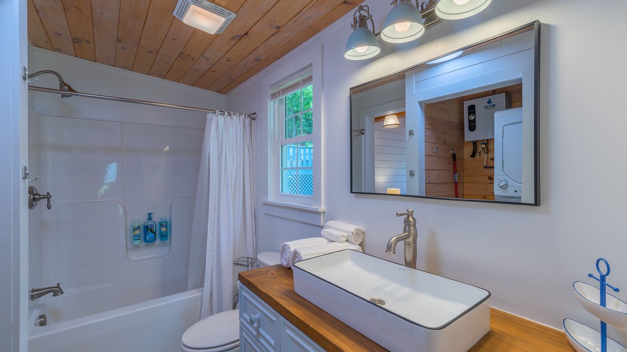 Photo of Bathroom in Hiwassee