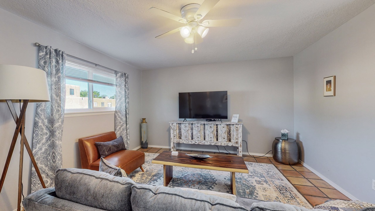 Photo of Livingroom in Raynolds Addition