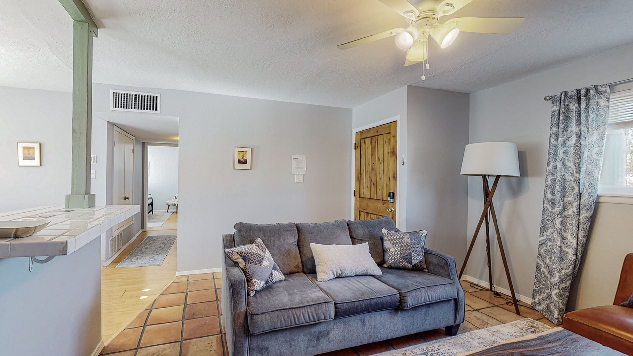 Photo of Livingroom in Raynolds Addition