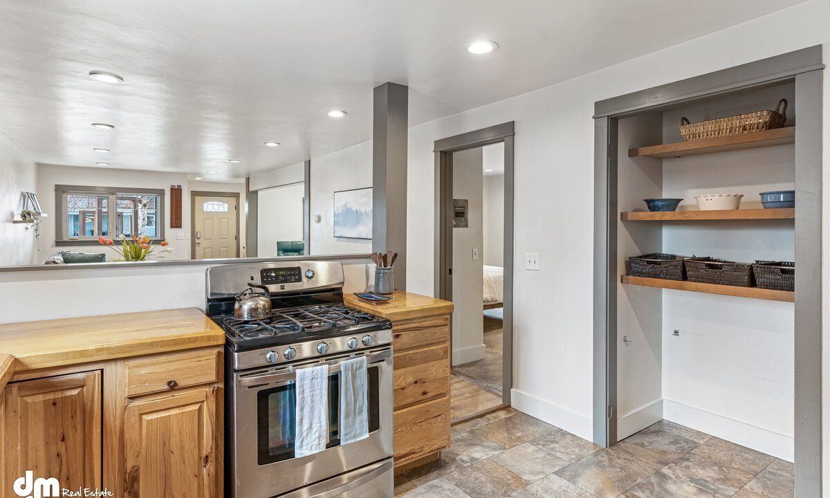 Photo of Kitchen in Northeast Anchorage