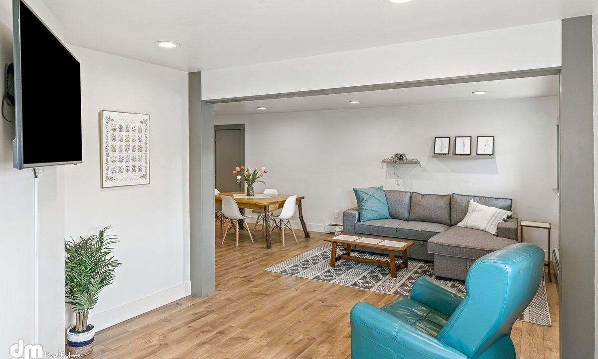 Photo of Livingroom in Northeast Anchorage