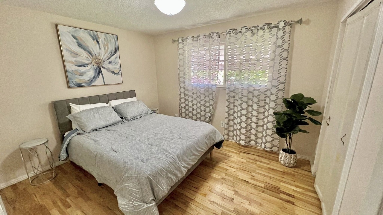 Photo of Bedroom in West University