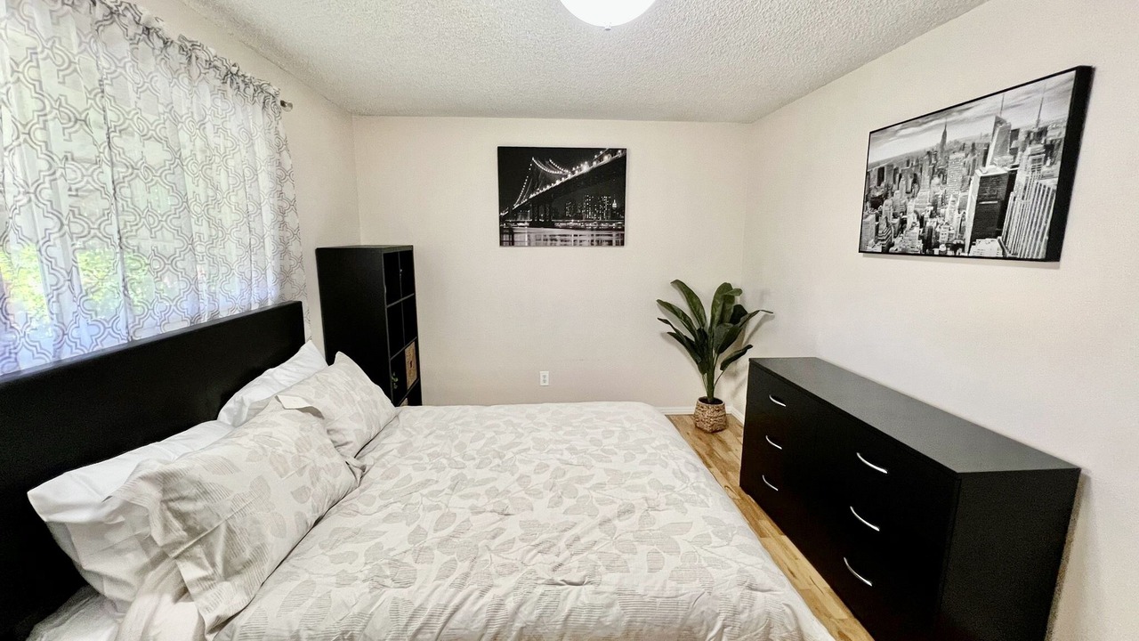 Photo of Bedroom in West University