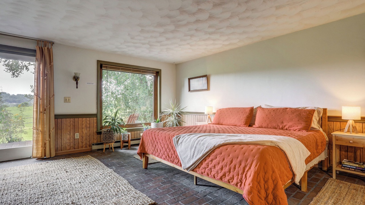 Photo of Bedroom in Willow Street