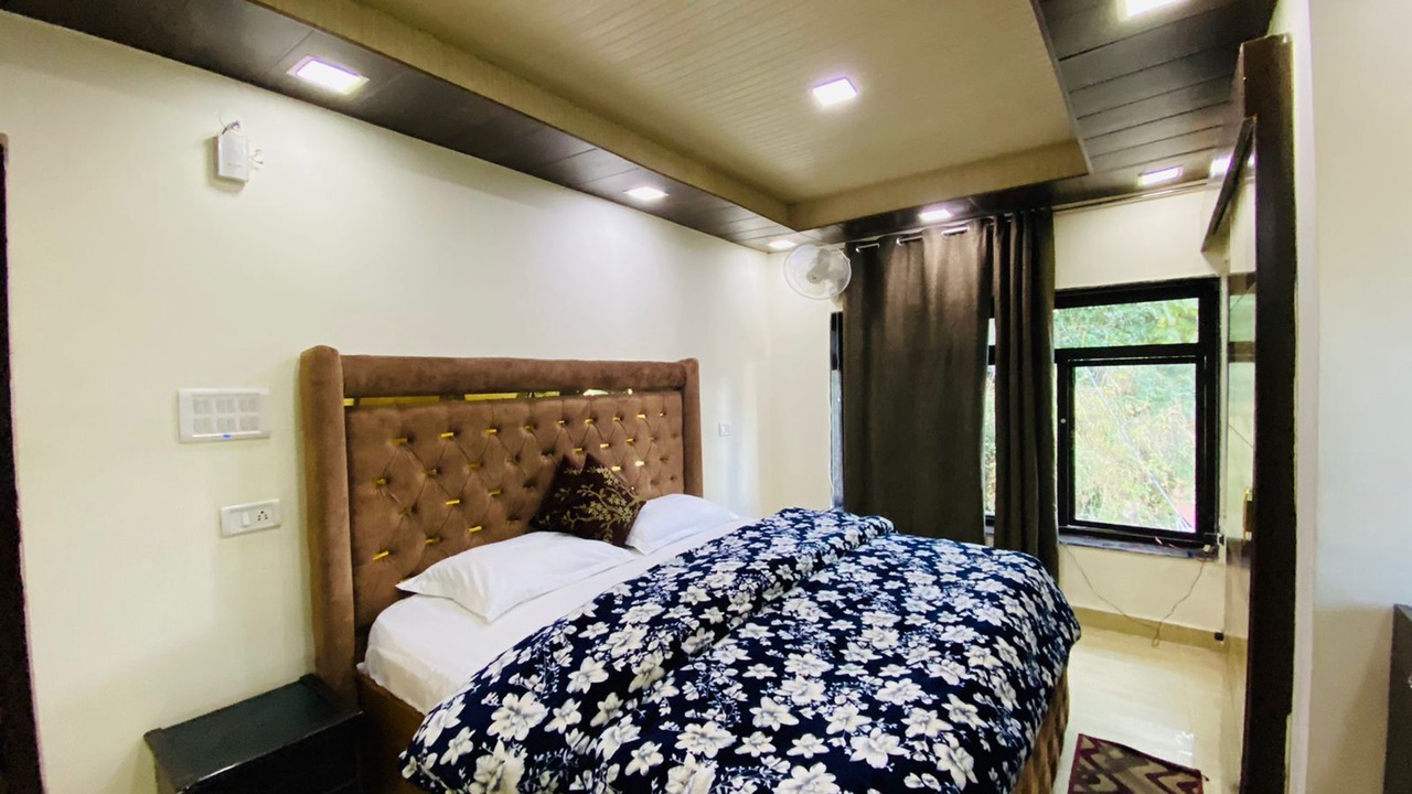 Photo of Bedroom in The Mall Road
