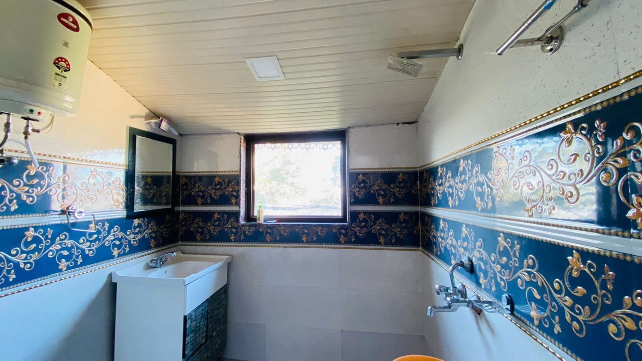 Photo of Bathroom in The Mall Road