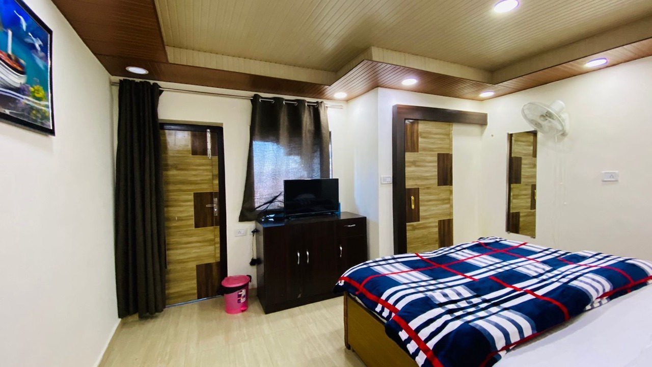 Photo of Bedroom in The Mall Road