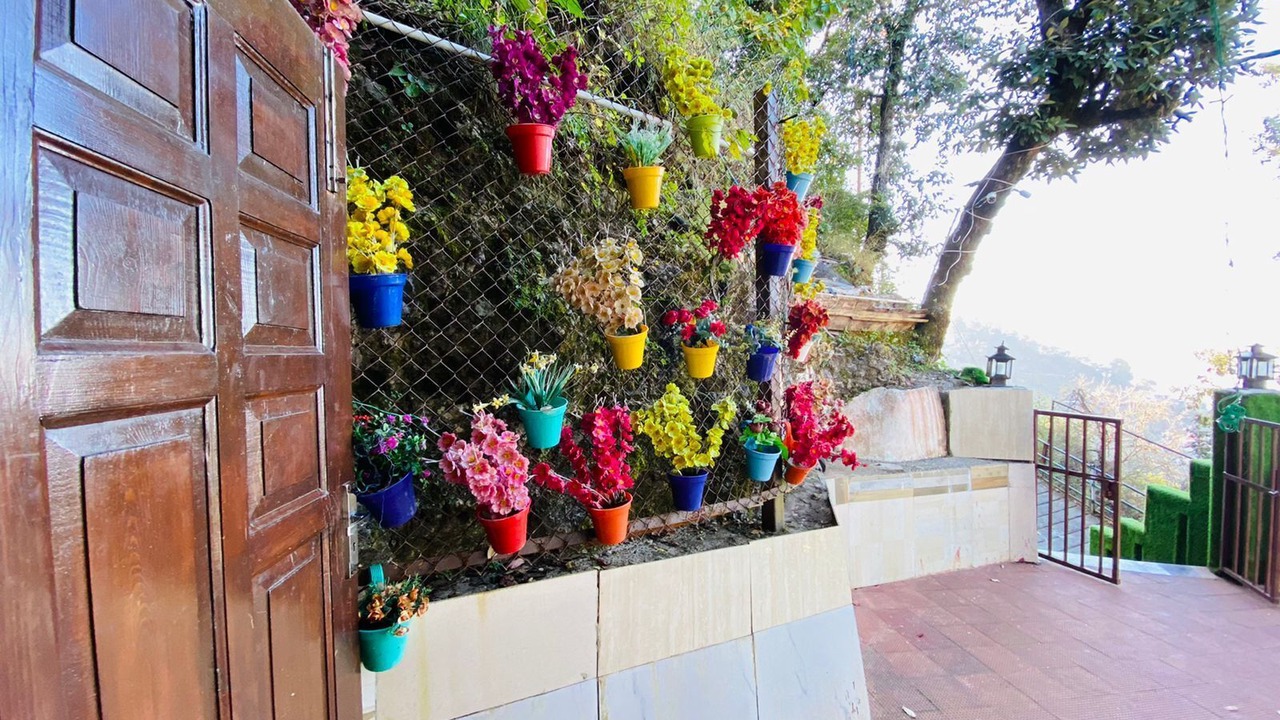 Photo of Outdoor in The Mall Road