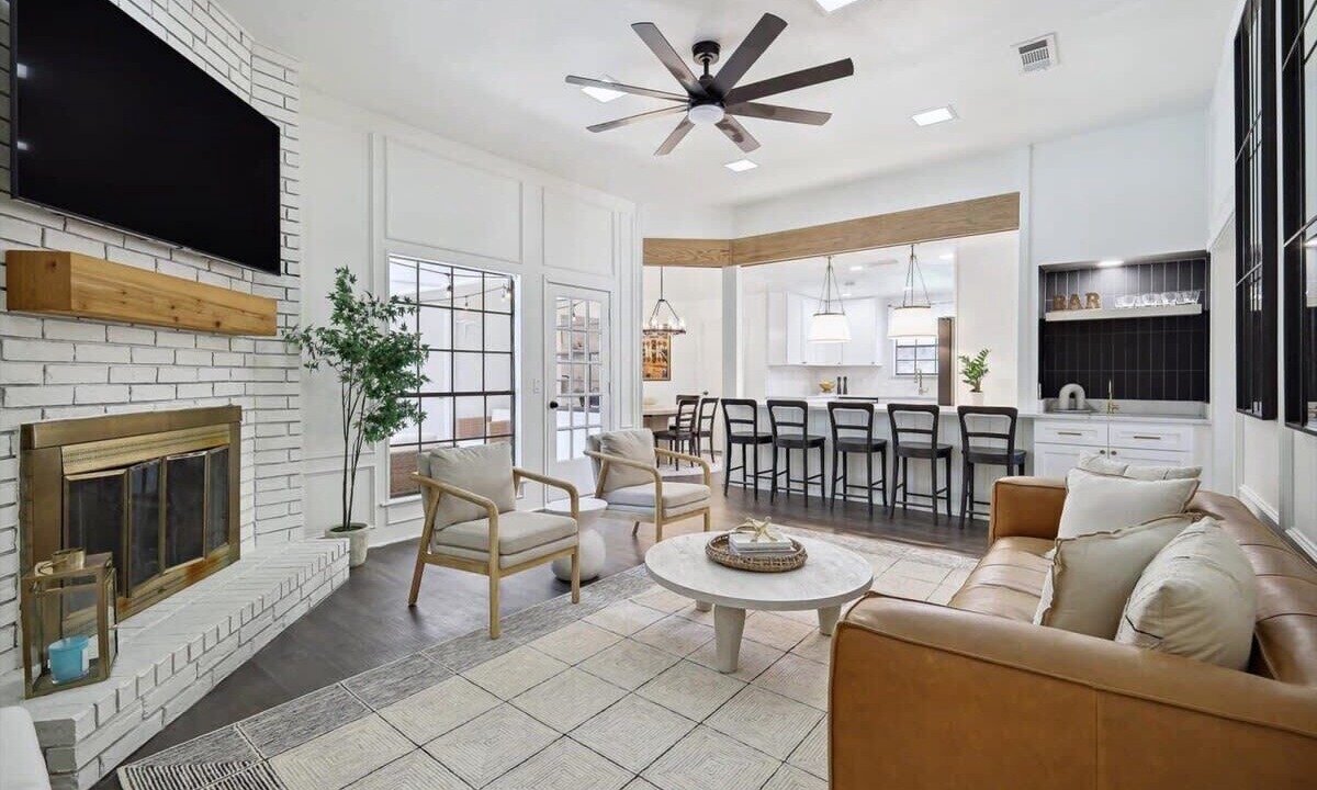 Photo of Livingroom in Allen