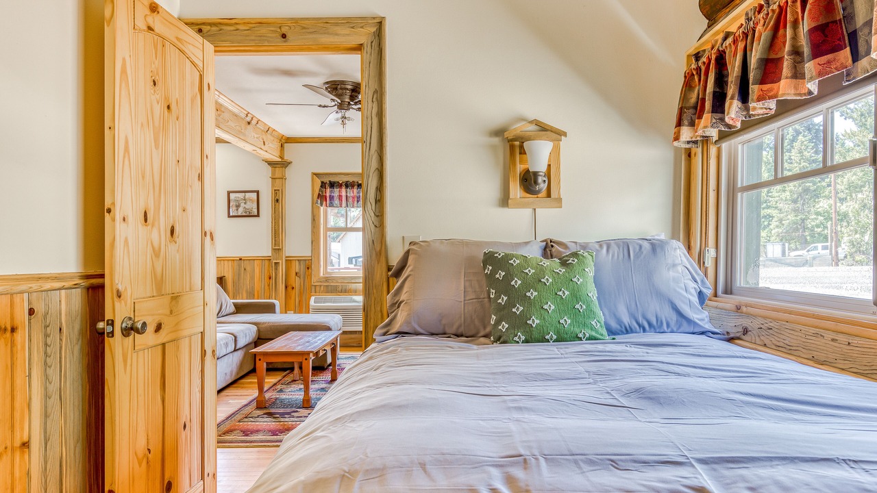 Photo of Bedroom in White Salmon