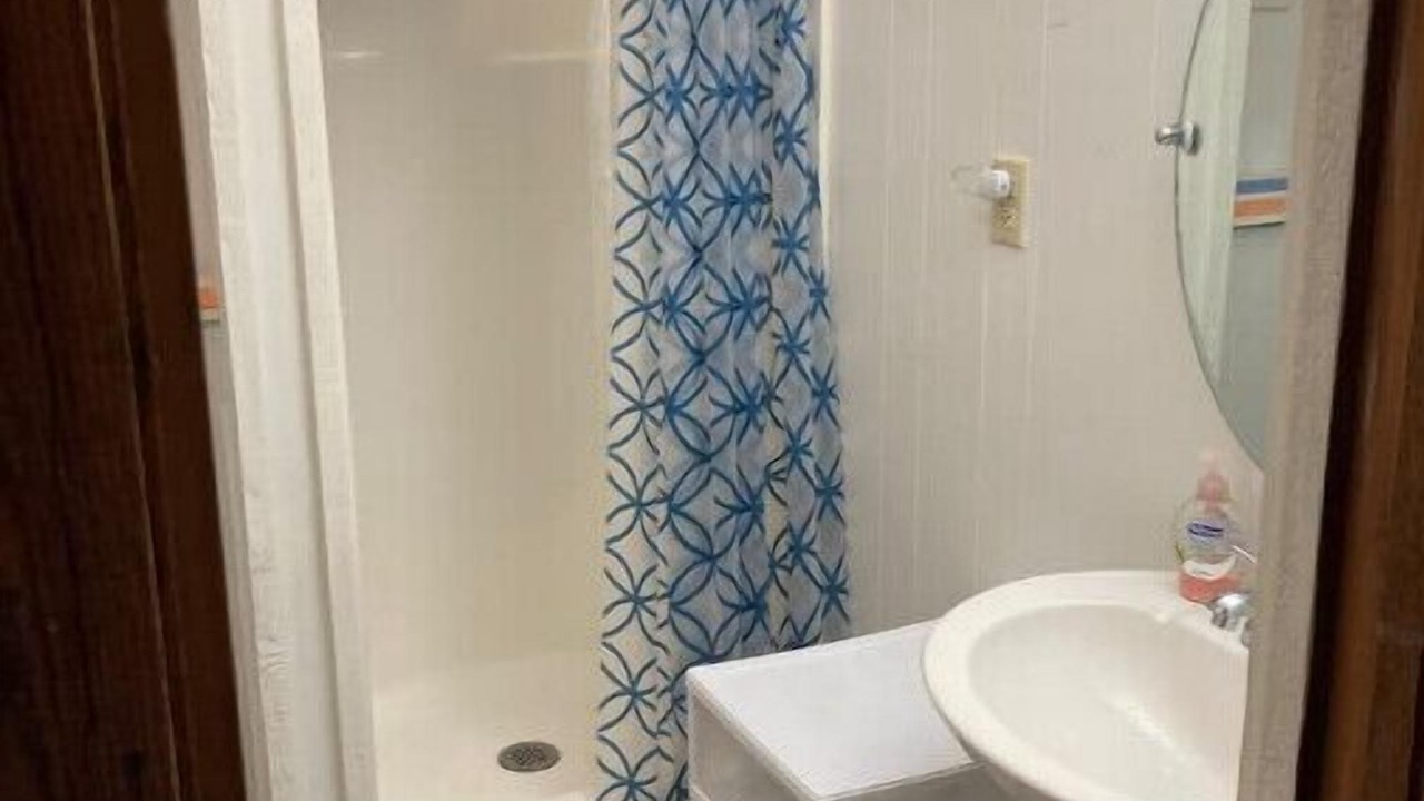 Photo of Bathroom in Pipestem