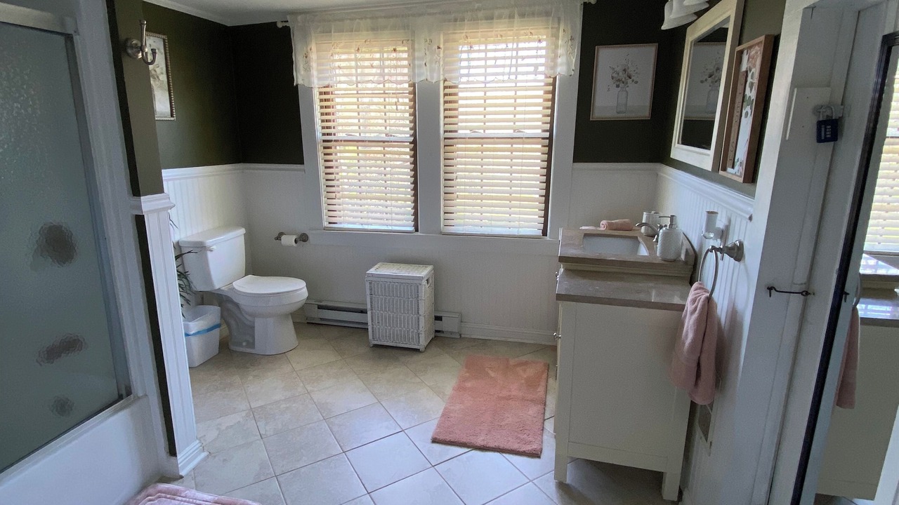 Photo of Bathroom in Pipestem