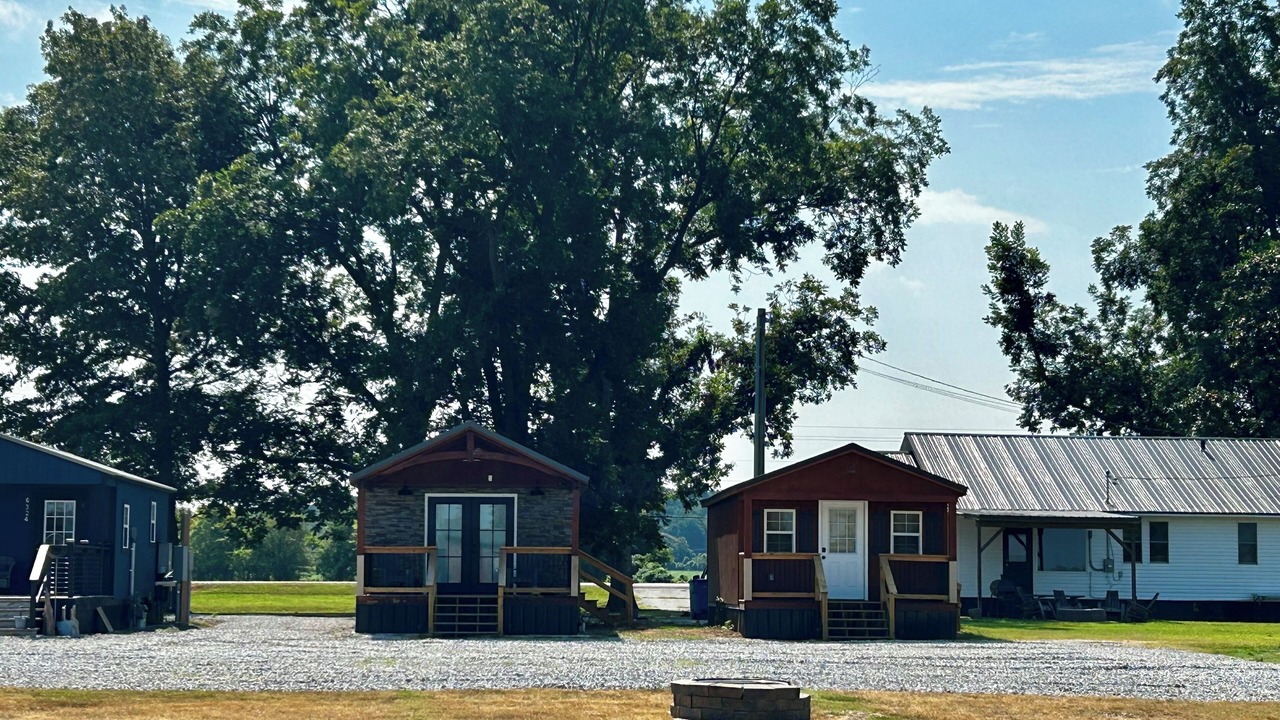 Photo of Others in Hornbeak